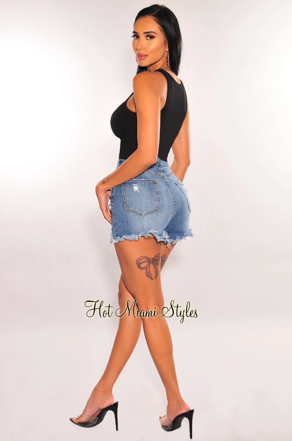 HMS ESSENTIAL: Black Ribbed Seamless Sleeveless Crop Top 4 HMS ESSENTIAL: Black Ribbed Seamless Sleeveless Crop Top - Image 4