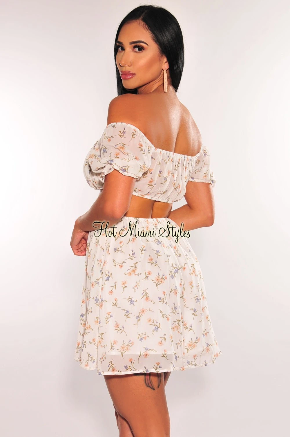 White Floral Print Off Shoulder Short Sleeve Cut Out Babydoll Dress 2 White Floral Print Off Shoulder Short Sleeve Cut Out Babydoll Dress - Image 2